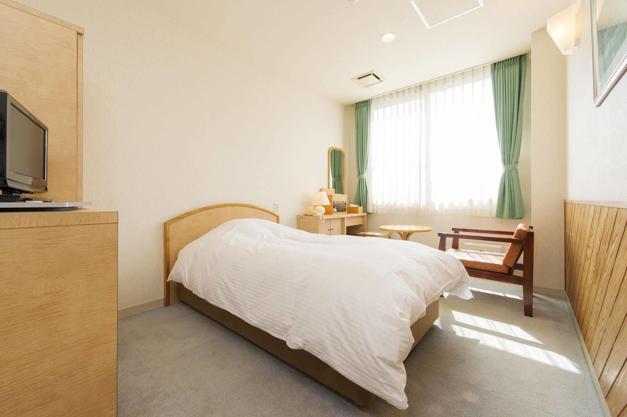 Hotel Takachiho Bagian luar foto