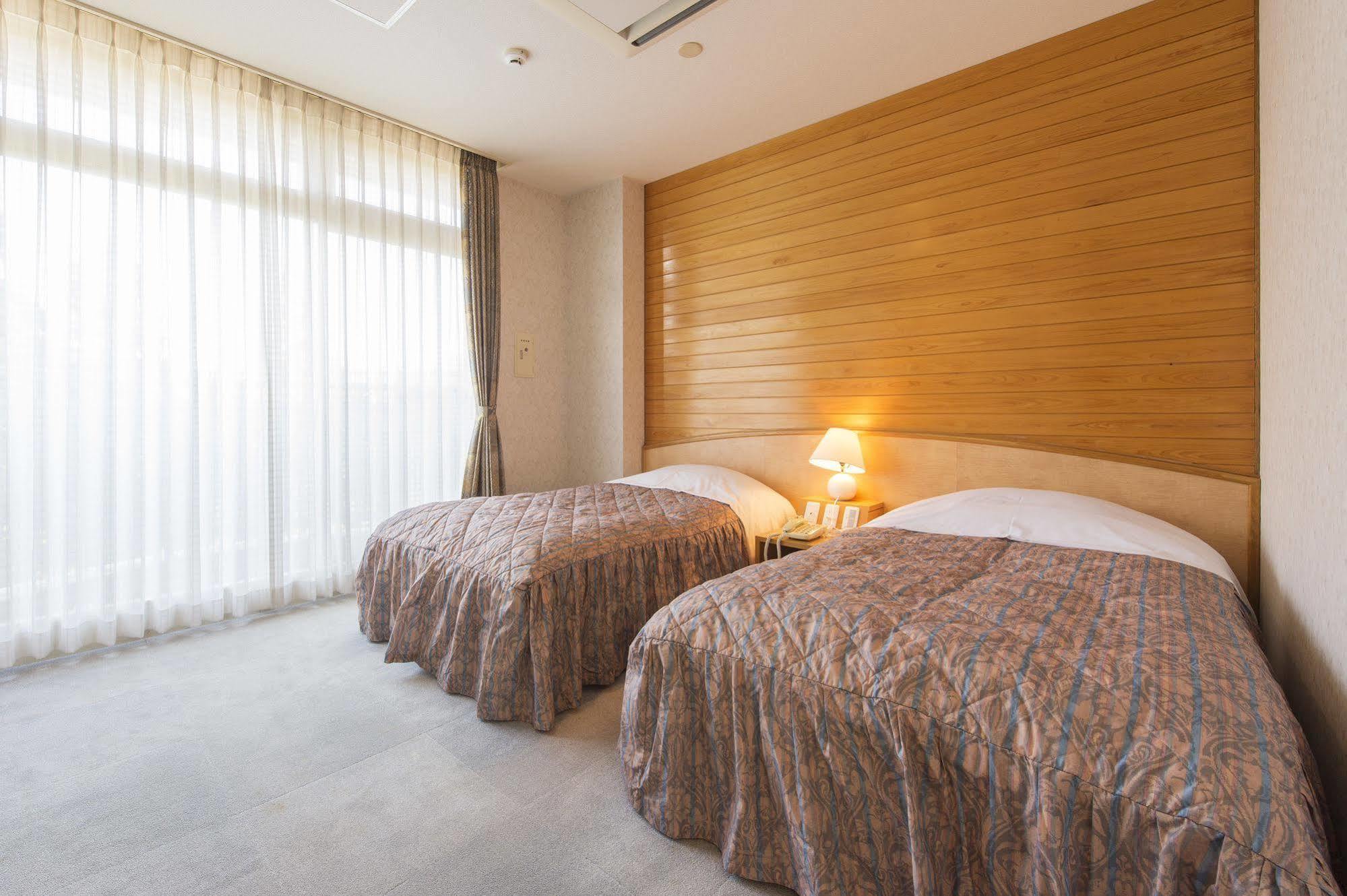 Hotel Takachiho Bagian luar foto